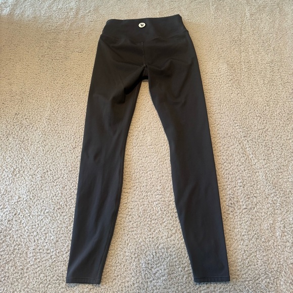 VUORI Chilled Out Performance Leggings Color: Black  Size Small VW4028 - Picture 7 of 13